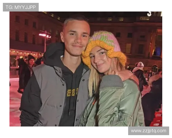 贝嫂现身见证迈阿密国际新主场